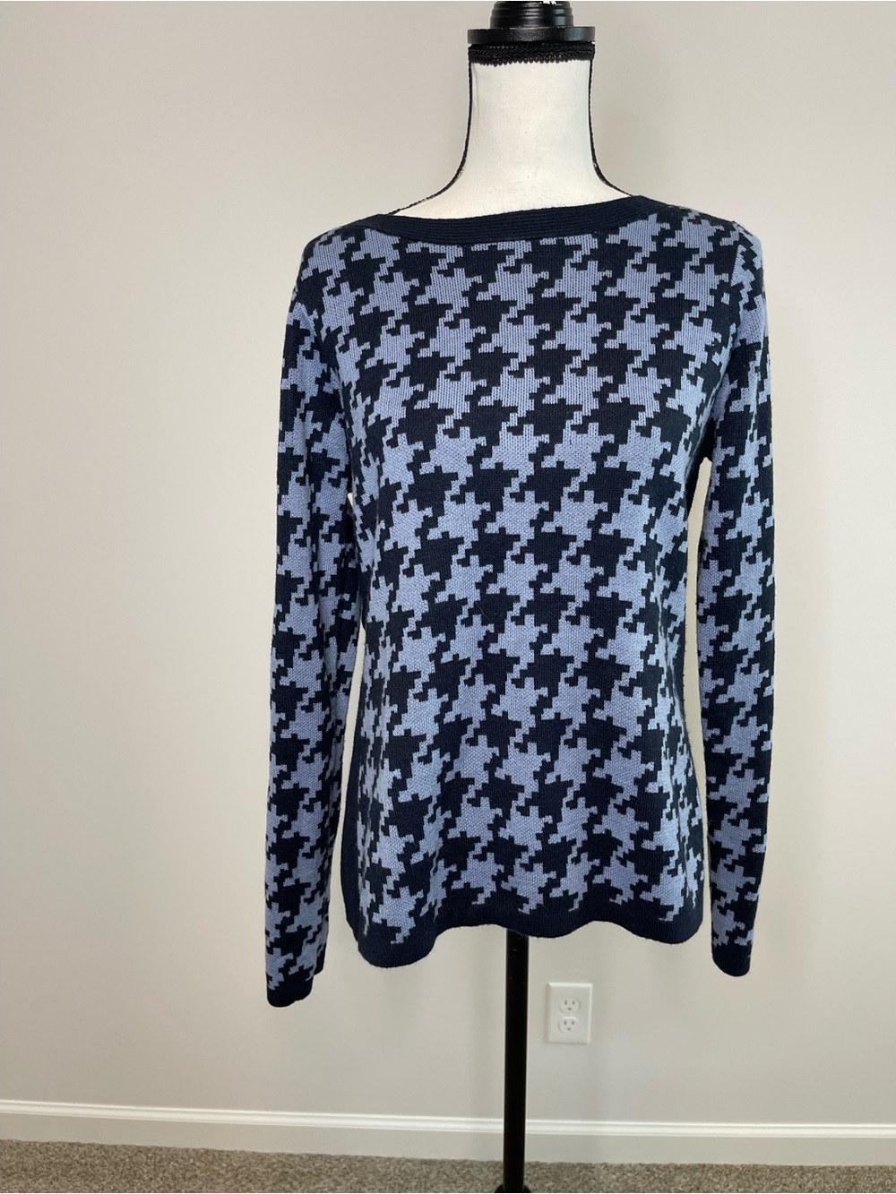 The Limited size Large houndstooth Vista blue sweater long sleeve casual office